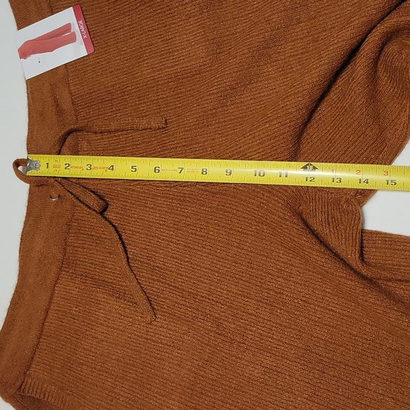 DKNY Cashmere Blend Jogger Set - Picture 11 of 16